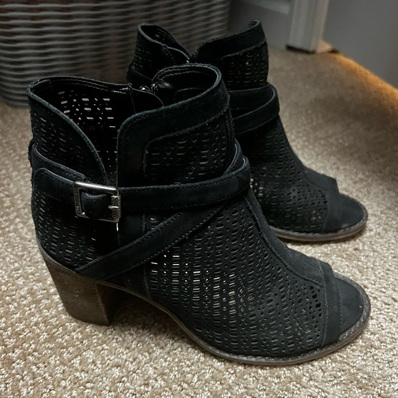 Vince Camuto perforated open toe booties - Picture 5 of 6
